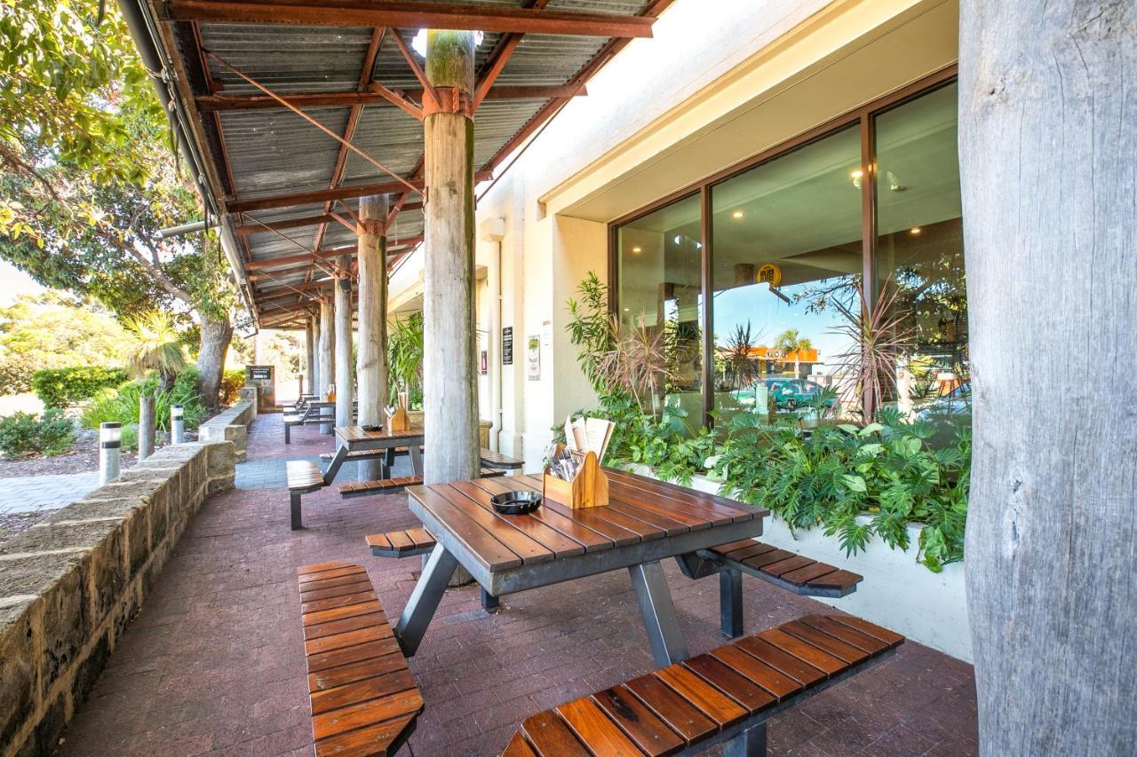 Nightcap At Wanneroo Tavern Exterior photo